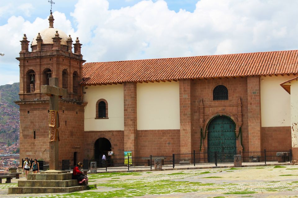 Cusco: Sightseeing Tour of the City on an Open-Top Bus - Alpaca wool and textile center: learn before you buy