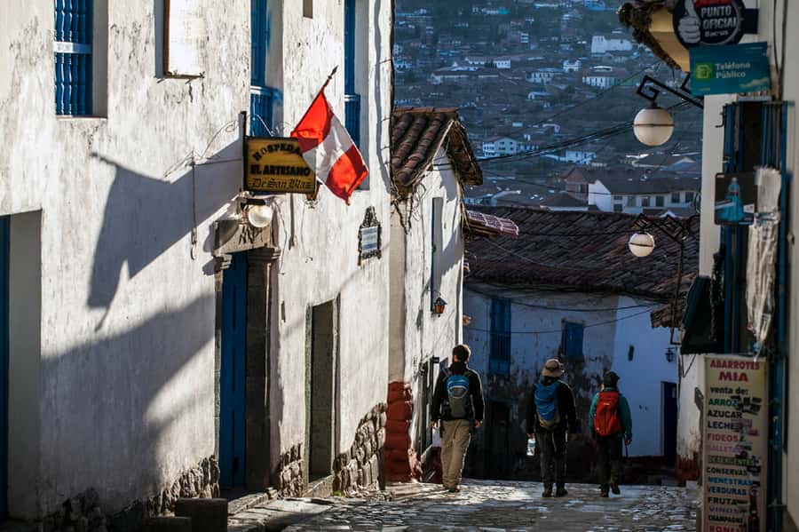 Cusco: Walking Tour Cusco - Plaza Regocijo (Cusipata) and Plaza San Francisco: colonial corners with local meaning
