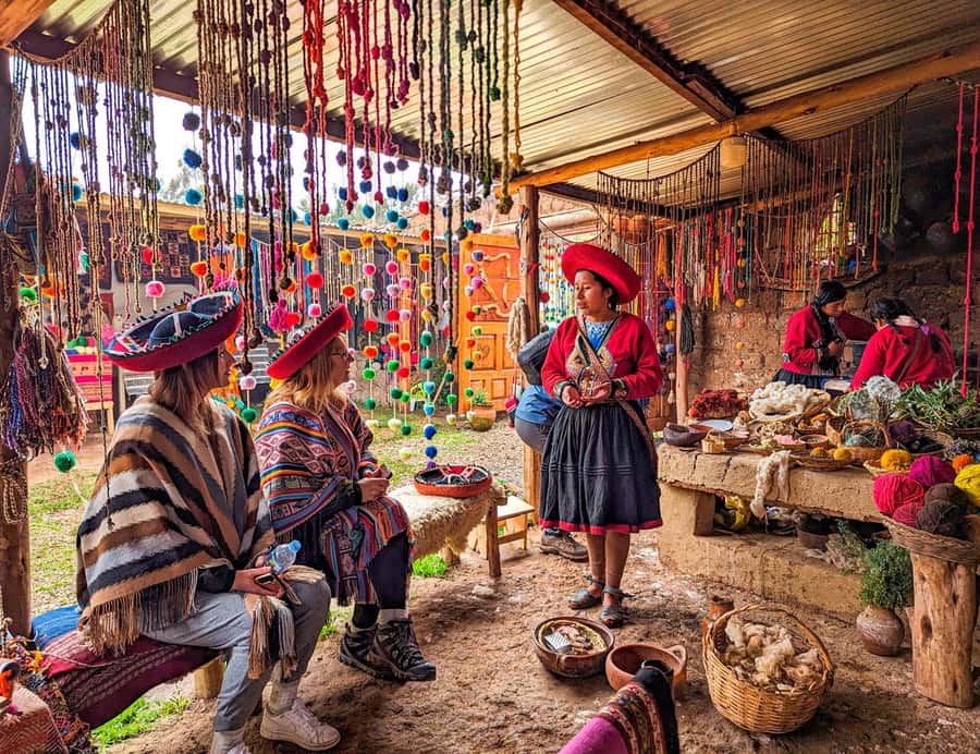 Cusco:Chinchero,Moray & Salt Mines drop-off in Ollantaytambo - Cusco Pick-Up to Chinchero: Inca Textiles Without the Museum Feeling