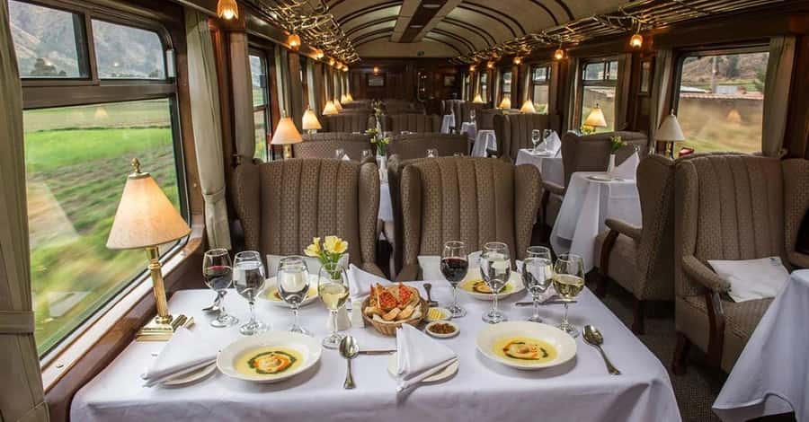 Excursion Cusco - Puno - Titicaca Observatory Train - The observatory car: how to use the open-air balcony for real views