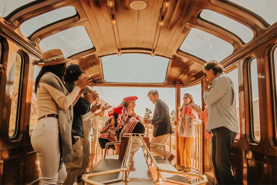 Excursion Cusco - Puno - Titicaca Observatory Train - Food and drinks on board: 3-course lunch plus afternoon tea