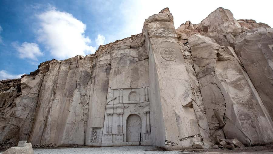 Excursion + Sillar and Culebrillas Route in Arequipa - Culebrillas canyon walk: water-carved walls and Wari petroglyphs