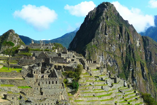 Excursion to MachuPicchu with Train Vistadome Full Day - Expedition and routing: why Ollantaytambo matters