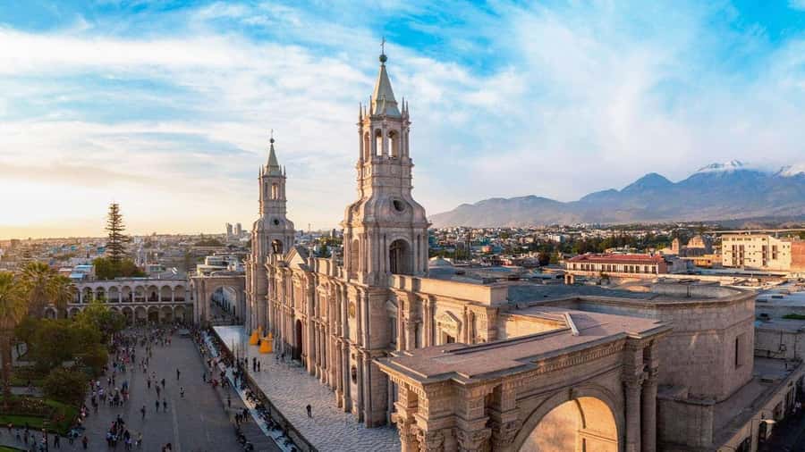 From Arequipa: Mirabus City Tour | Yanahuara Viewpoint | - Key things to know before you go