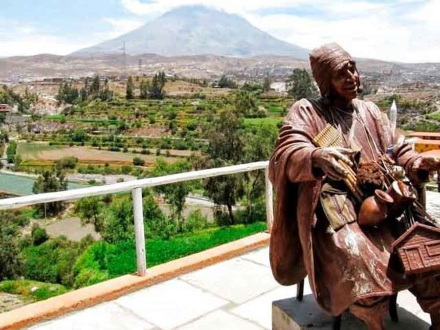 From Arequipa: Mirabus City Tour | Yanahuara Viewpoint | - Incalpaca outlet + Andean Animal Zoo: the part you should budget for