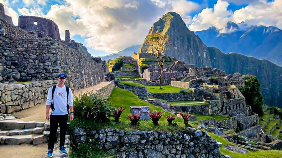 From Cusco: 1-day Machu Picchu Tour by Train - The uphill bus and entering Machu Picchu with your exact tickets