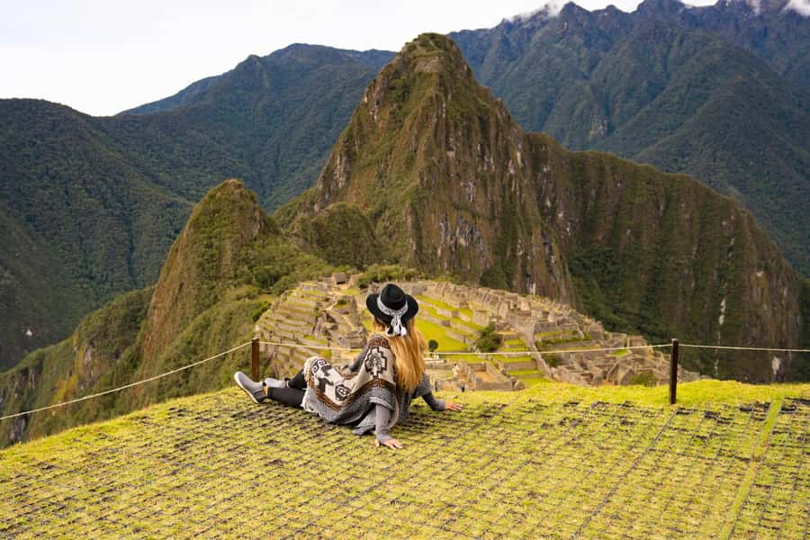 From Cusco: 2-day excursion to Machu Picchu + With Tickets - Machu Picchu morning: what the included guided tour actually does for you