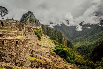 From Cusco: 2-Day Inca Trail to Machu Picchu - Cusco to Hydroelectrica: the long ride, plus one very useful lunch stop