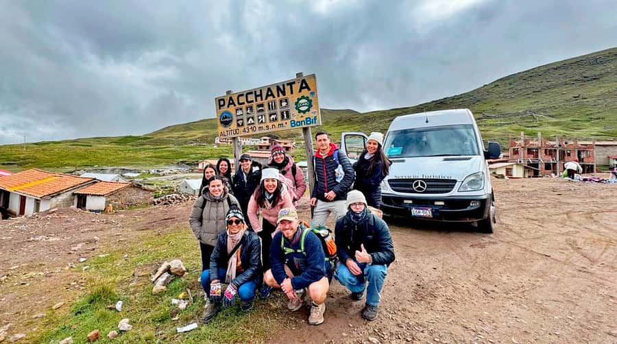 From Cusco: 7 Lakes Ausangate Trek with Breakfast and Lunch - First light in Cusco: the early pickup and the ride to Pacchanta