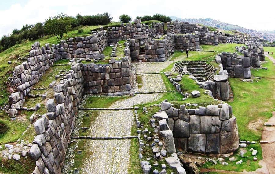 From Cusco: City tour 4 ruins + Qoricancha - Meeting at Plaza de Armas: timing, pickup, and pacing
