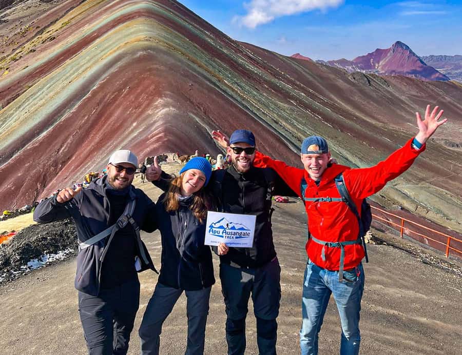 From Cusco: Full Day Rainbow Mountain + Red Valley | PRIVATE - Cusipata Lunch and the Return to Cusco: Rest, Food, and Time to Unwind