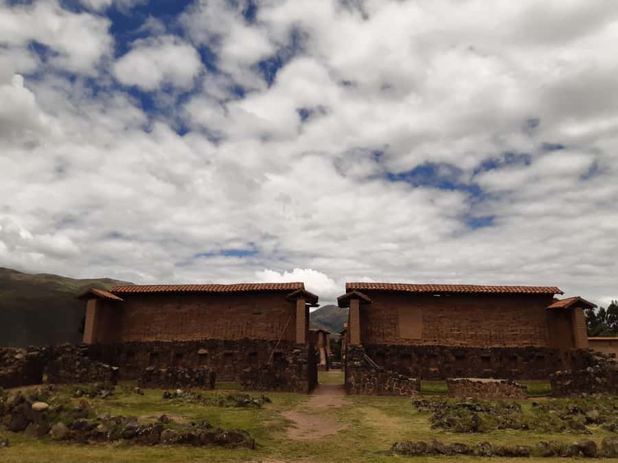 From Cusco: Lake Titicaca with a visit to Uros and Taquile - Overnight in Puno: A Comfortable Base for Your Lake Day
