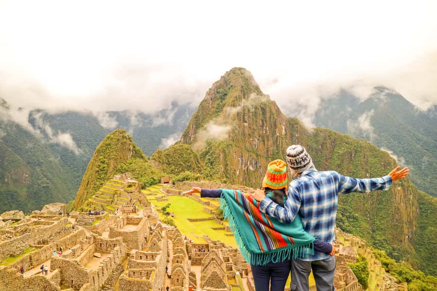 From Cusco: Machu Picchu Full-Day Guided Tour - Ollantaytambo to Aguas Calientes: the train ride that breaks up the grind