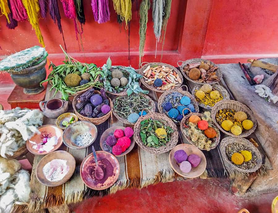 From Cusco: Moray, Maras Salt Mines & Chinchero Weavers Tour - Moray at 11,318 Feet: Inca Agriculture That Looks Like Art