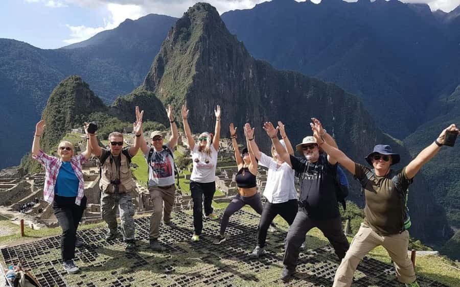 Guide in Machu Picchu - Descending Through the Urban Area: Temples and Inca Enclosures You’ll Actually Recognize