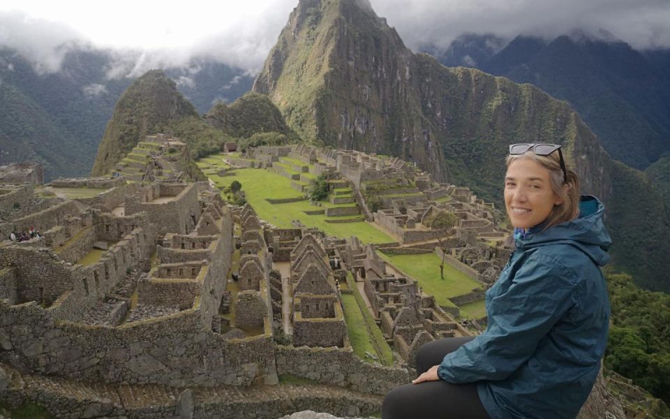 Huchuy Qosqo Trek To Machu Picchu - Day 3: Guided Machu Picchu sanctuary tour, bus transfer, and the return to Cusco