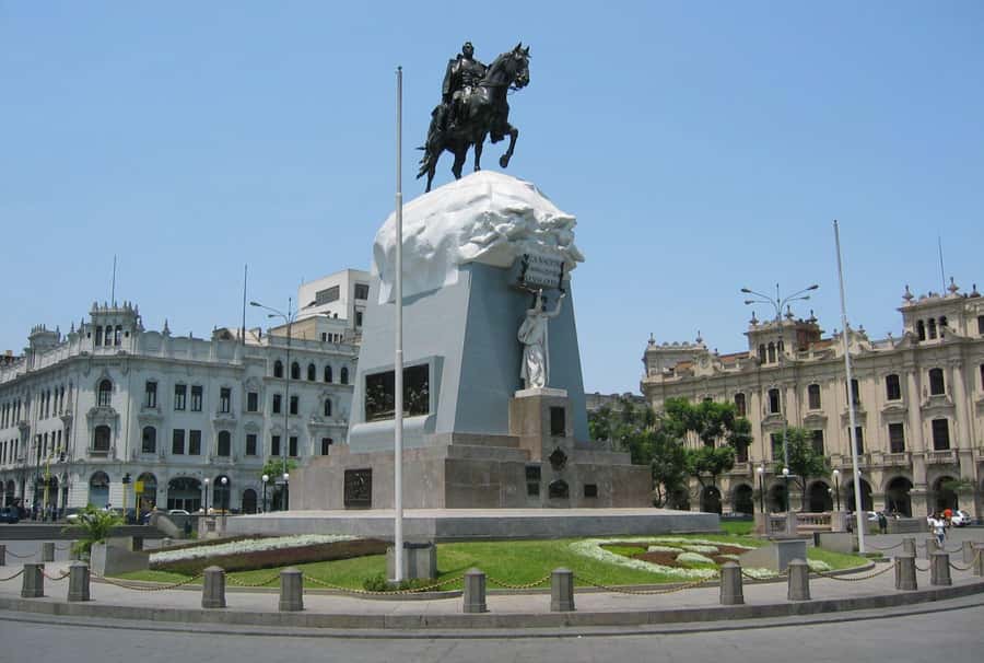Lima: 7-Day Inca Tour with Flights and Machu Picchu - Flying into Cusco: acclimatize before you climb