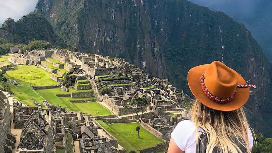 Machu Picchu: 1-day tour by Vistadome Panoramic train - Small group logistics: why it changes the experience