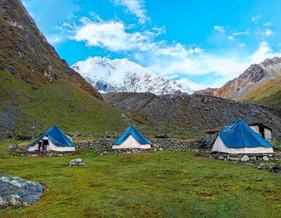 Machu Picchu: 5-Day Salkantay Trek with Panoramic Train - Day 3: Pachamanca, coffee farms, and Llactapata’s Machu Picchu reveal