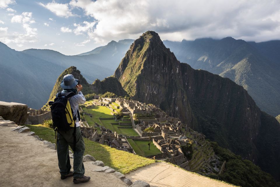 Machu Picchu: Private Full-Day Tour with Afternoon Entrance - Coming back down: Aguas Calientes lunch and the return train
