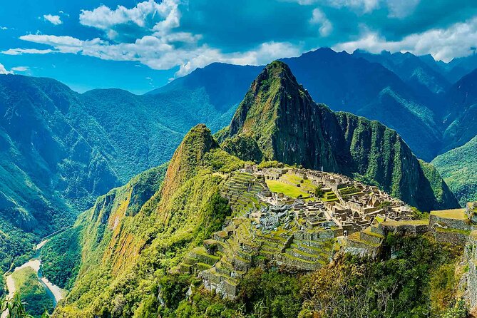Machu Picchu Private Tour from Aguas Calientes (Tickets included) - First Steps at the Entrance: Guard House Panoramas