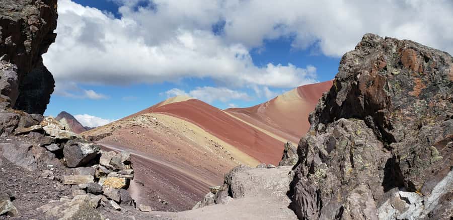 Peru: Rainbow Mountain and Red Valley View Point Tour - Red Valley View Point: red-soil calm after the peak