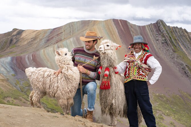 PRIVATE Palccoyo Rainbow Mountain tour - The real work: the 40–50 minute uphill at the Palccoyo pass