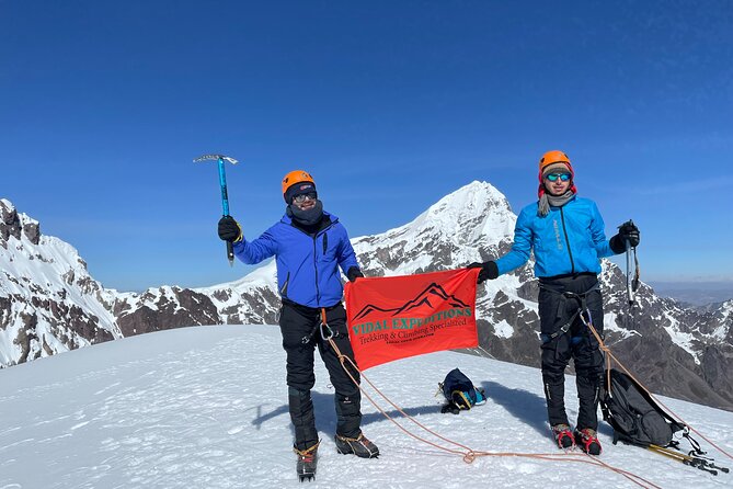 Qampa Climbing 2 Days in Ausangate - Day 2: the 2:30 a.m. glacier push to the Qampa summit (around 5,520 m)