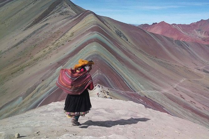 Rainbow Mountain Perú Full Day Group Shared Service - The Llaqto Trail: 1.5 Hours to 5,036 Meters