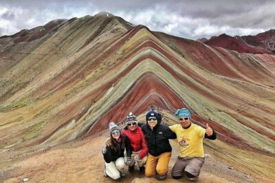 Rainbow Mountain Perú Full Day Group Shared Service - What the Guide Does at the Summit (and Why It Helps)
