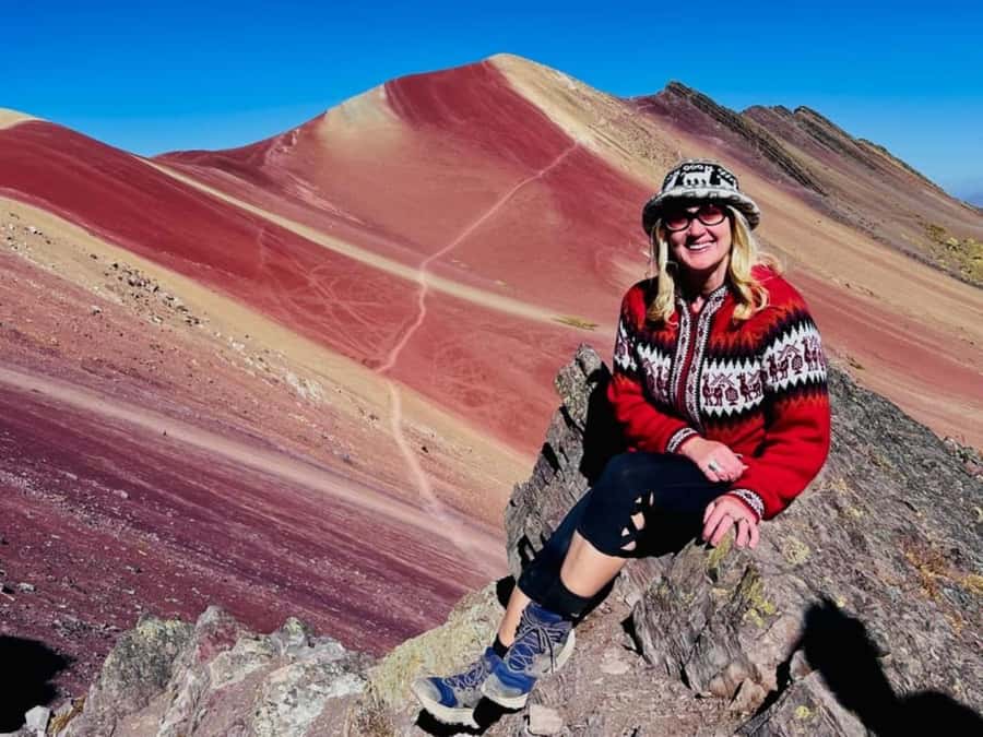 Rainbow Mountain Vinicunca Short Route + Red Valley - Summit time at Vinicunca: when the weather makes the colors