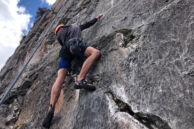 Rock Climbing full day - Picnic lunch and pacing a 6.5-hour Cusco outing