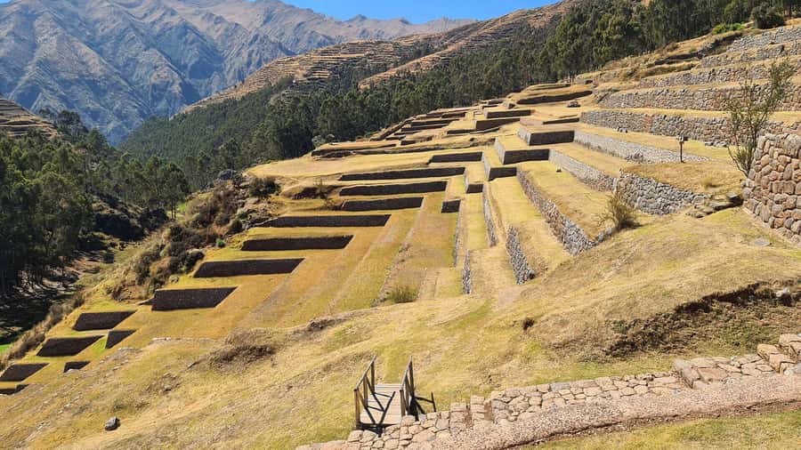 Sacred Valley: Chinchero, Moray, Ollantaytambo & Pisac+Lunch - Cusco altitude and the 12-hour reality check (3,350–3,762m)