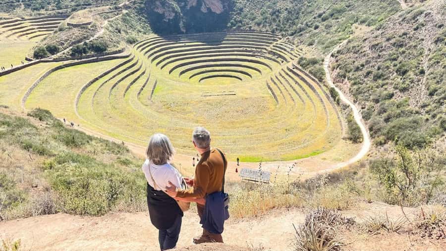 Sacred Valley: Chinchero, Moray, Ollantaytambo & Pisac+Lunch - Chinchero textile stop: where weaving turns into a story