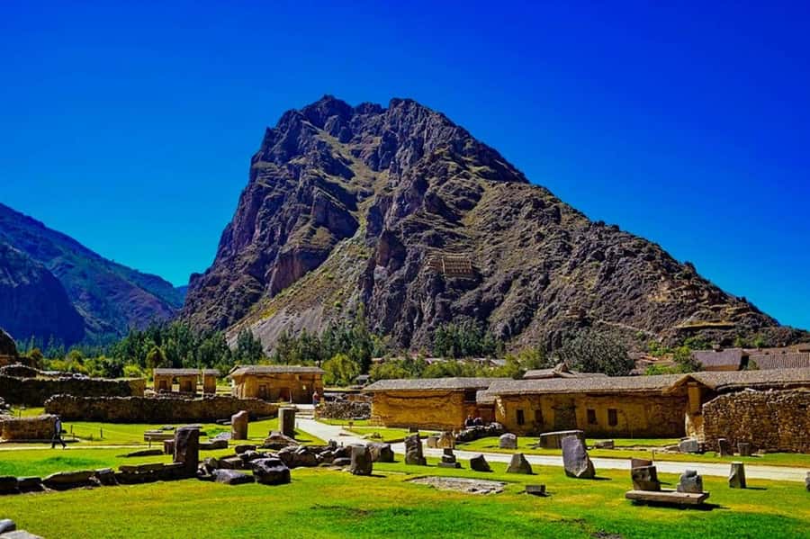 Sacred Valley: Chinchero, Moray, Ollantaytambo & Pisac+Lunch - Pickup, buses, and timing: good comfort, but be ready for a full day