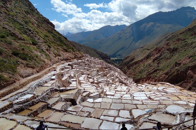 Sacred Valley Private Tour, Moray & Salt Mines Incluided - Pisac and Urubamba lunch: a satisfying ending that doesn’t feel rushed