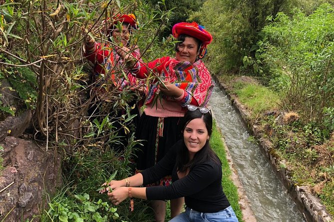 Sacred Valley Textile Workshop – Dyeing & Weaving in Cusco - Weaving on a Backstrap Loom: Where the Real Learning Happens
