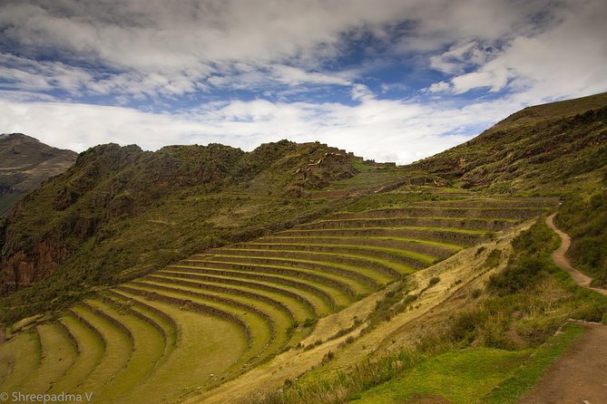 Sacred Valley with Peru Vip : Pisac, Ollantaytambo and Chinchero - Chinchero: Inca walls, 12 niches, and three carved shrines