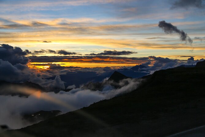 Salkantay Trek Standard 5D/4N - Day 1: Mollepata breakfast, Soraypampa start, and Humantay Lake