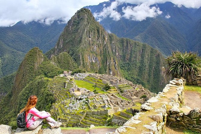 Short Inca Trail 2 Day Hike to Machu Picchu with Permits & Train - Day 1 Ends in Aguas Calientes: Dinner, Reset, and a Guide Briefing