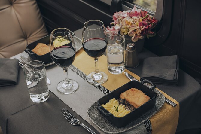 The First Class Machu Picchu Train by Inca Rail - Meals, drinks, and live music: the day stays celebratory