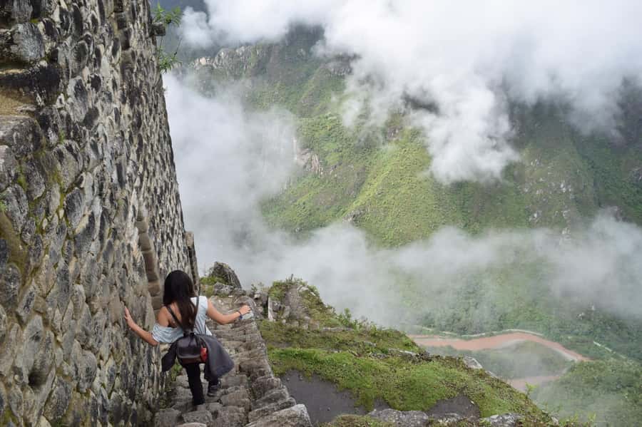 Tour Machu Picchu + Mountain of Huayna Picchu 2 days - Hotel night in Aguas Calientes: where your trip “levels up”